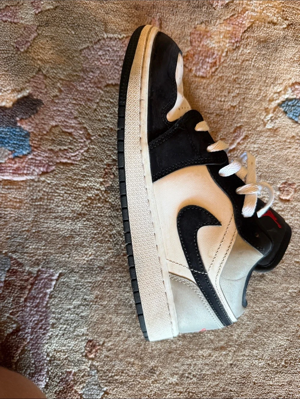Nike Kids Black, White & Red Low-Top Sneakers